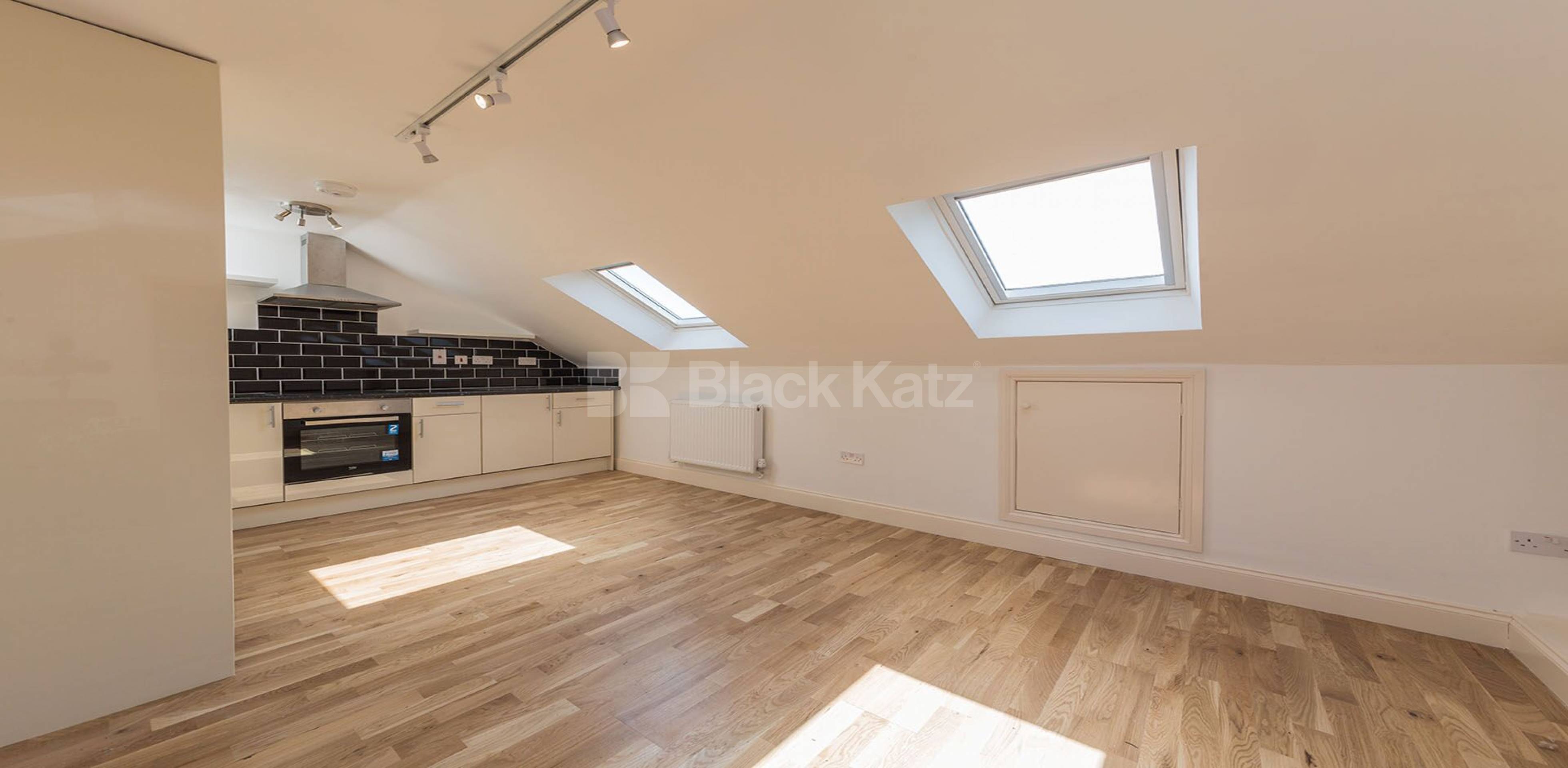 			New Instruction! Private roof terrace!, 2 Bedroom, 1 bath, 1 reception Flat			 Wetherill Road , Muswell Hill N10